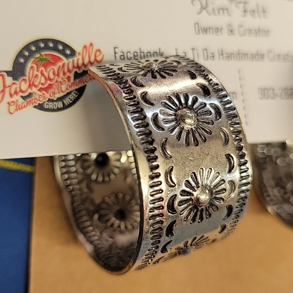 Westerm Aztec Silver Tone 1.5